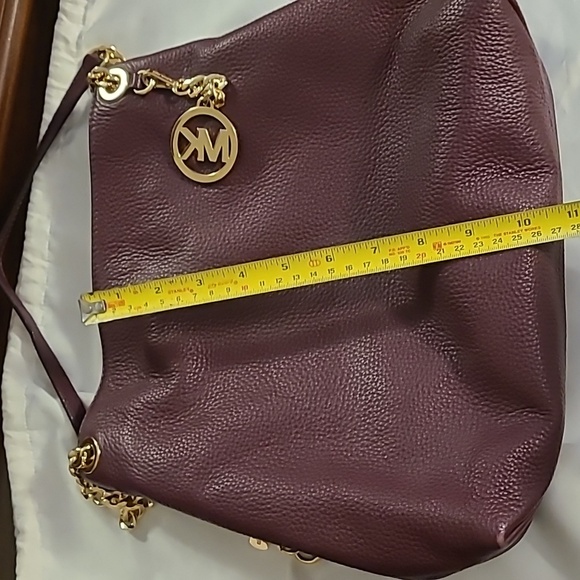 Michael Kors Plum Leather Shoulder Bag with Gold Accents - Picture 6 of 9